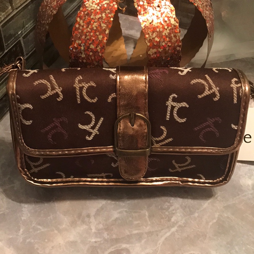 femme couture Clutch